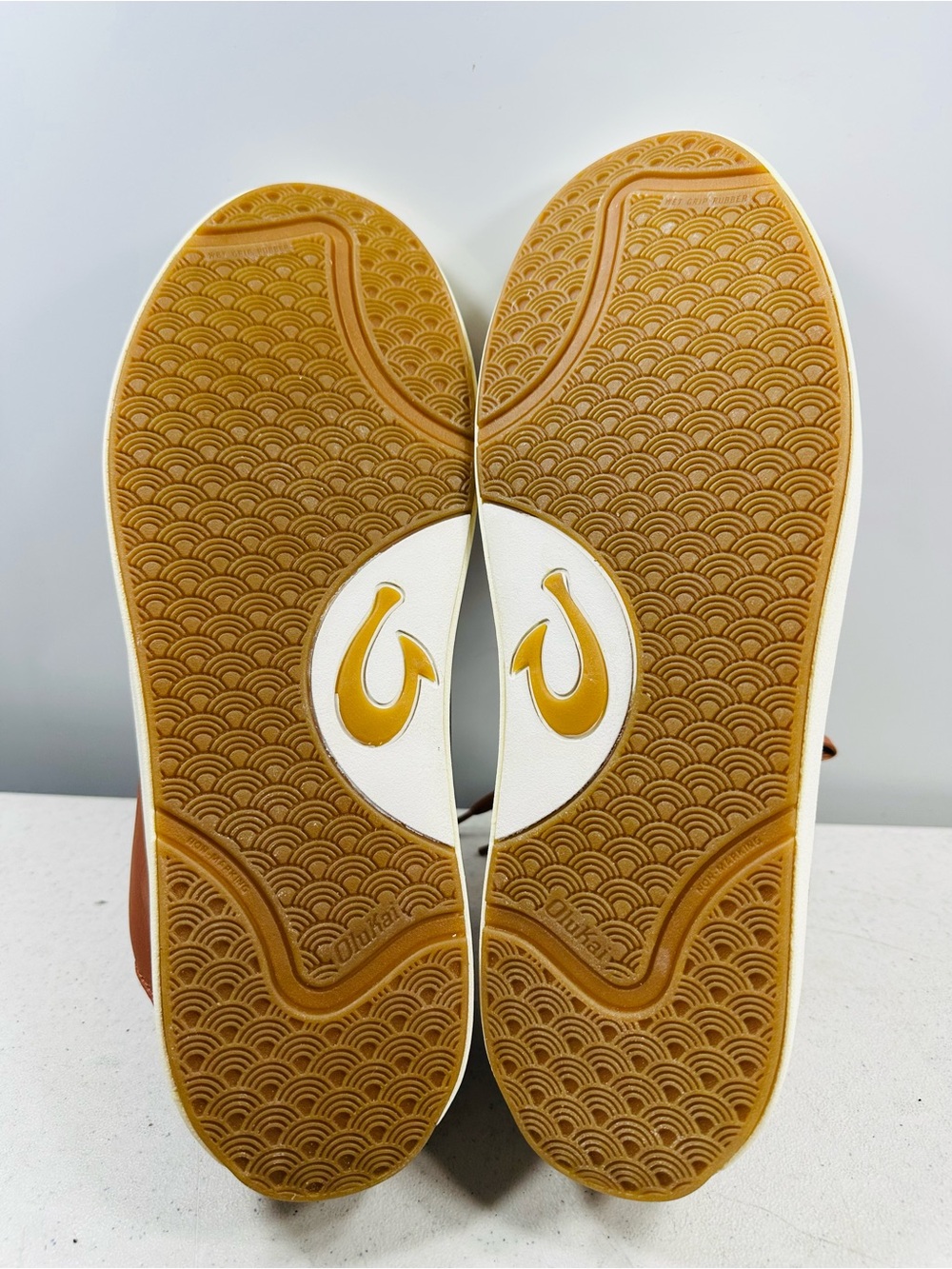 OluKai Lae‘ahi Lī ‘Ili Men’s Waterproof Leather Sneakers Kukui Brown 11.5 US - Picture 6 of 6